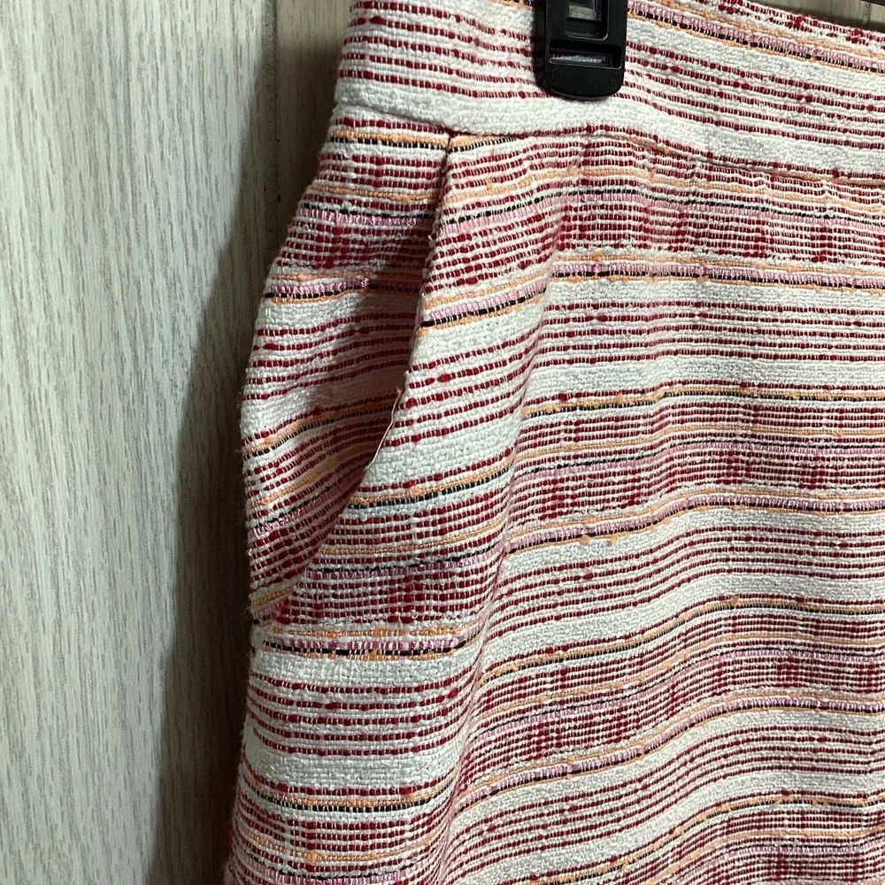 LOFT Women's‎ (Size 12) Textured Short Skirt Zip Back Pockets